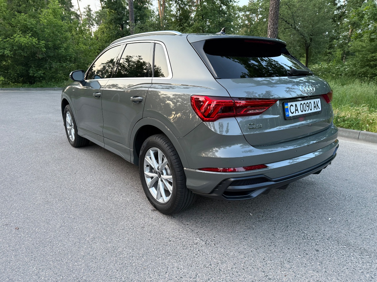 Audi Q3 - фото 12