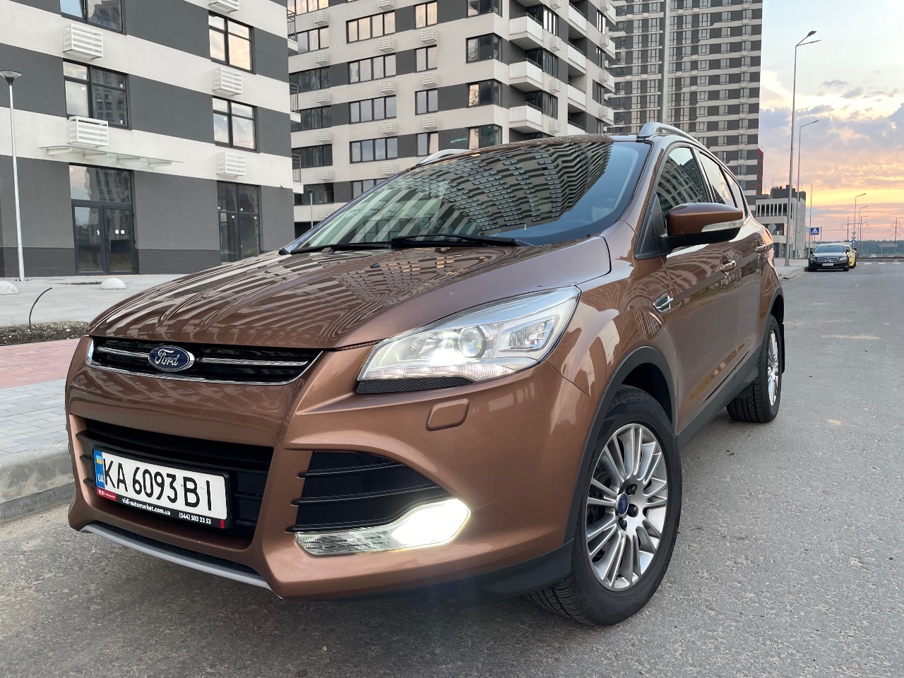 Ford Kuga - фото 1