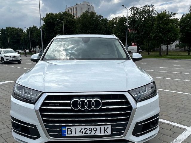 Audi Q7 - фото 4
