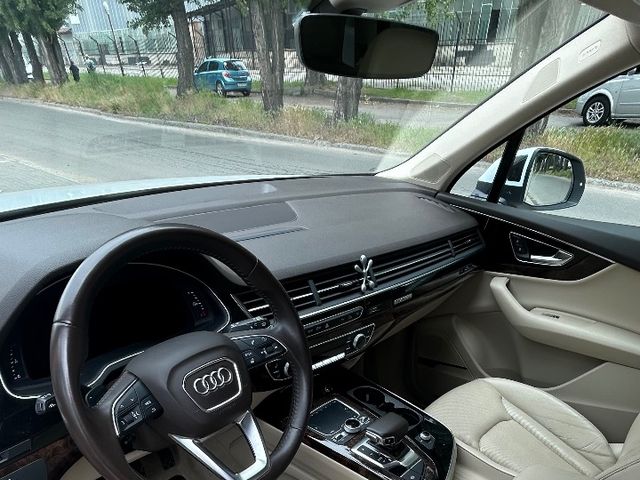 Audi Q7 - фото 2