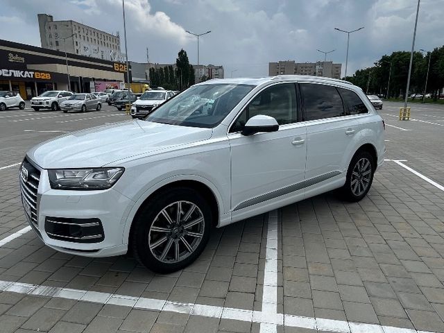 Audi Q7 - фото 5