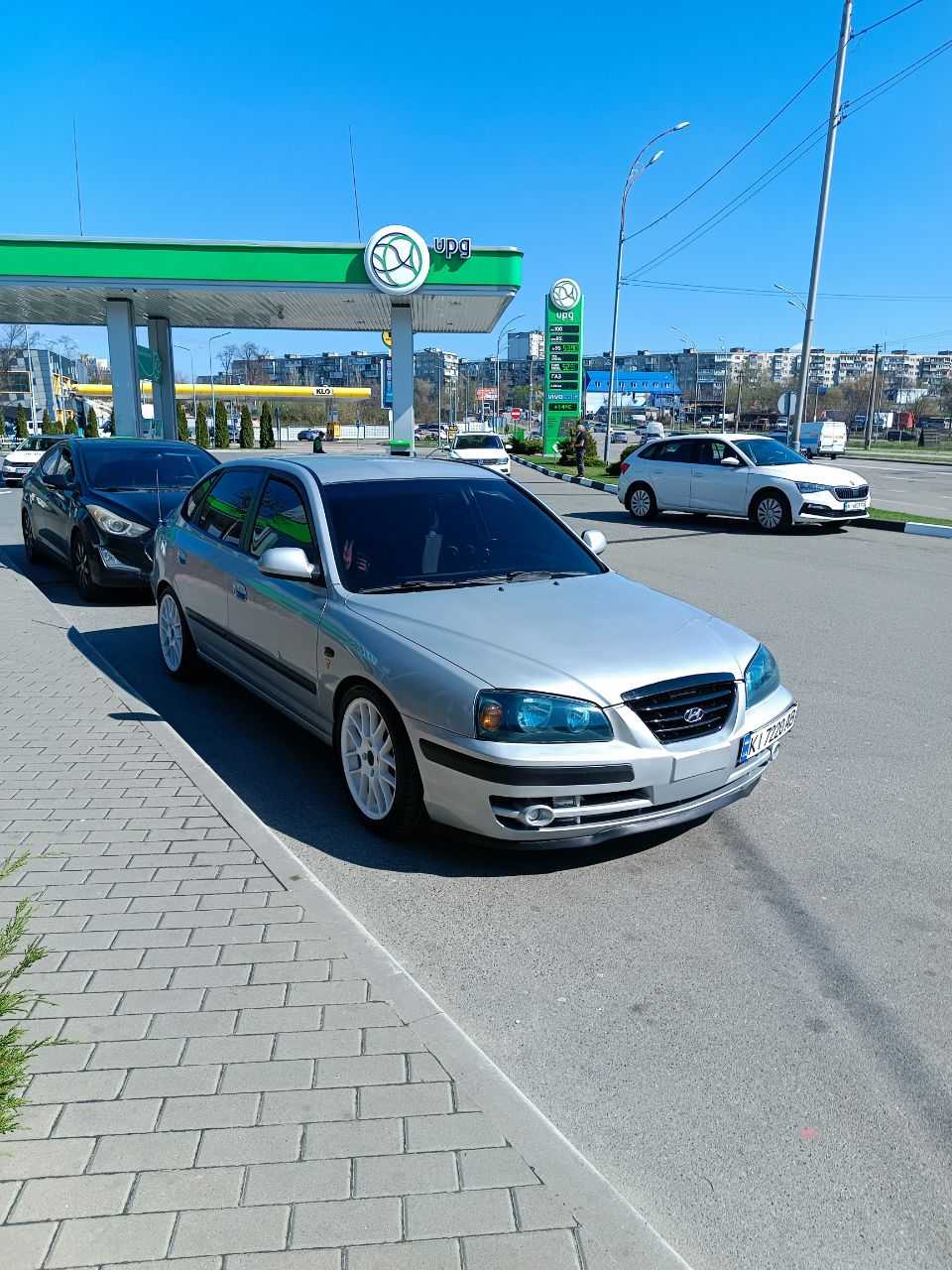 Hyundai Elantra - фото 1