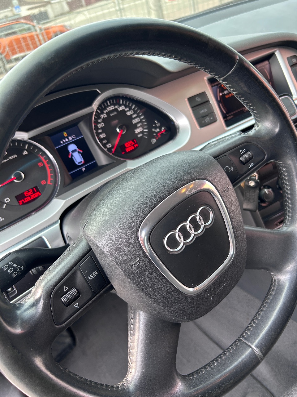 Audi A6 - фото 8