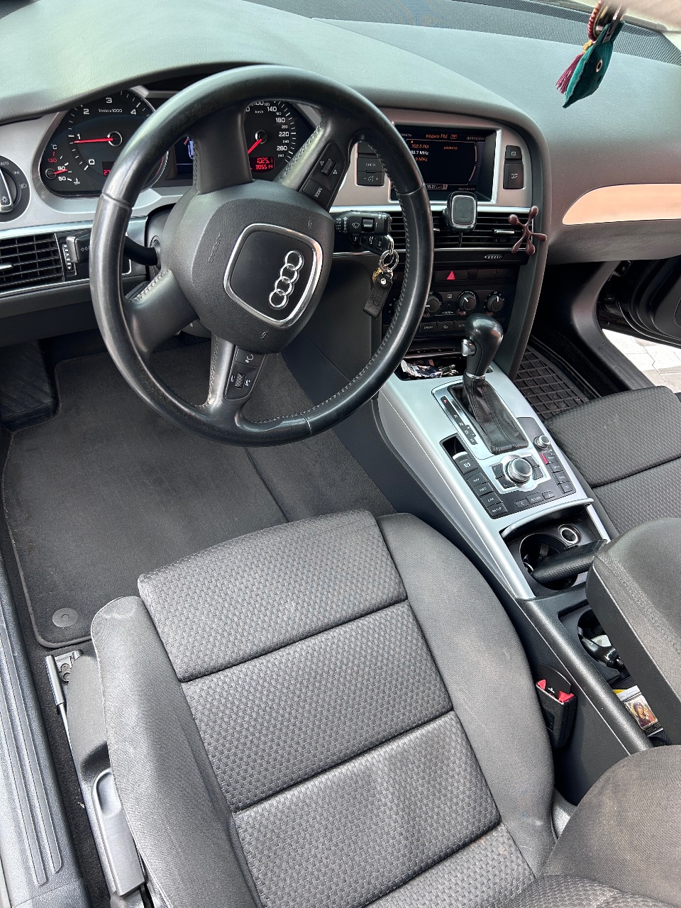 Audi A6 - фото 9