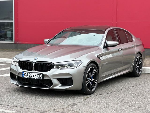 BMW M5 - фото 1