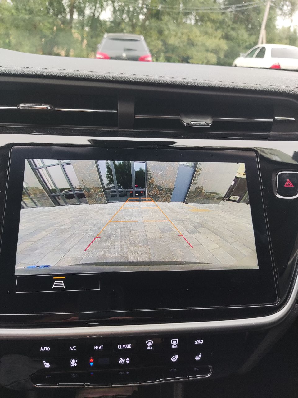 Chevrolet Bolt EUV - фото 3