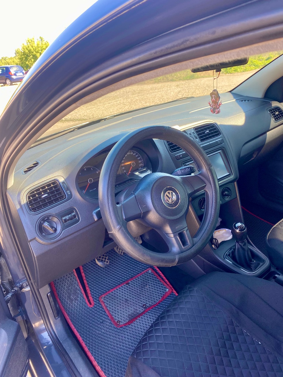 Volkswagen Polo - фото 2