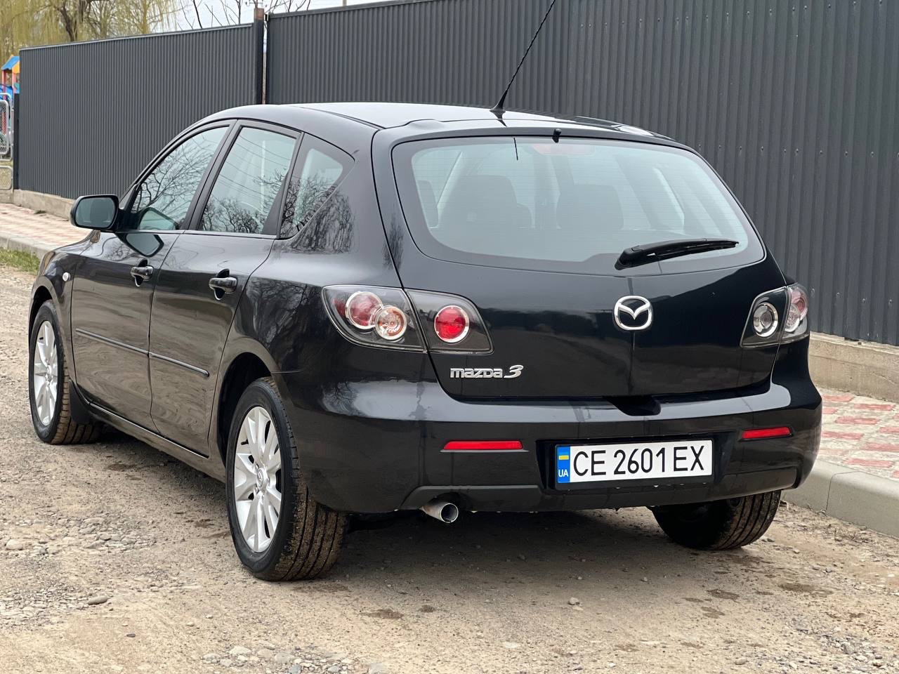 Mazda 3 - фото 6