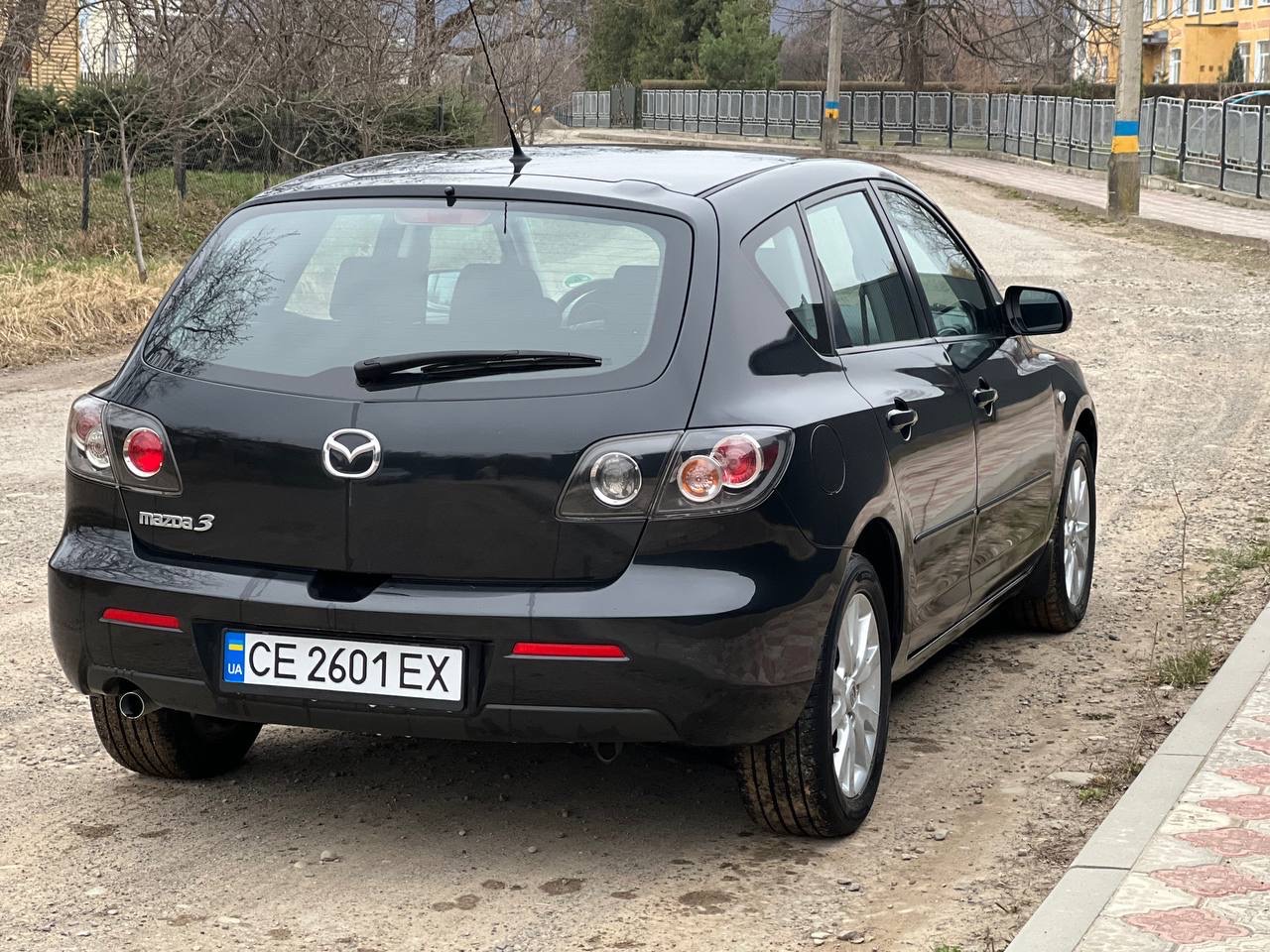 Mazda 3 - фото 8