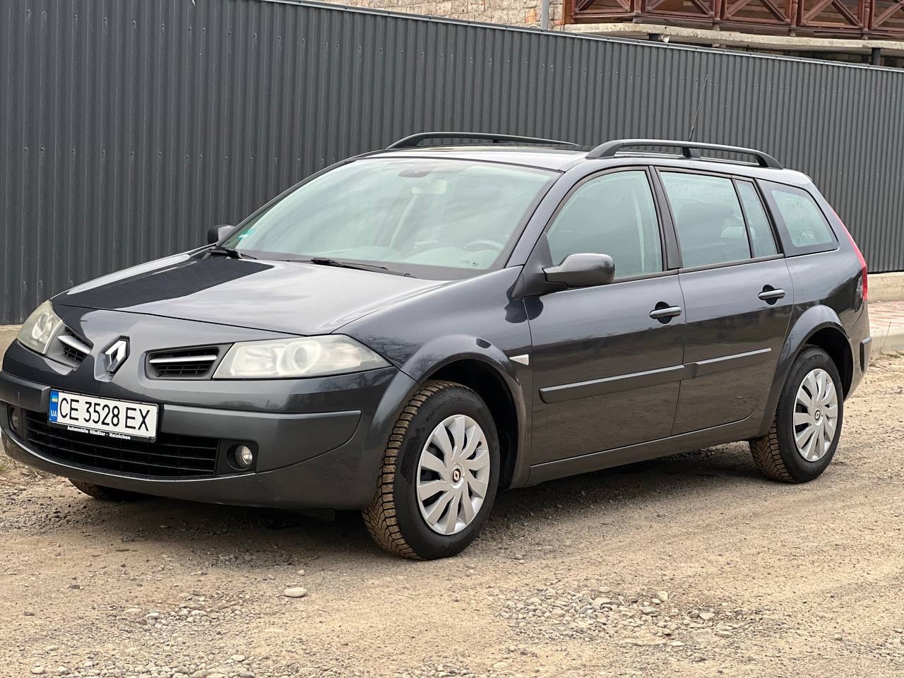 Renault Megane - фото 1