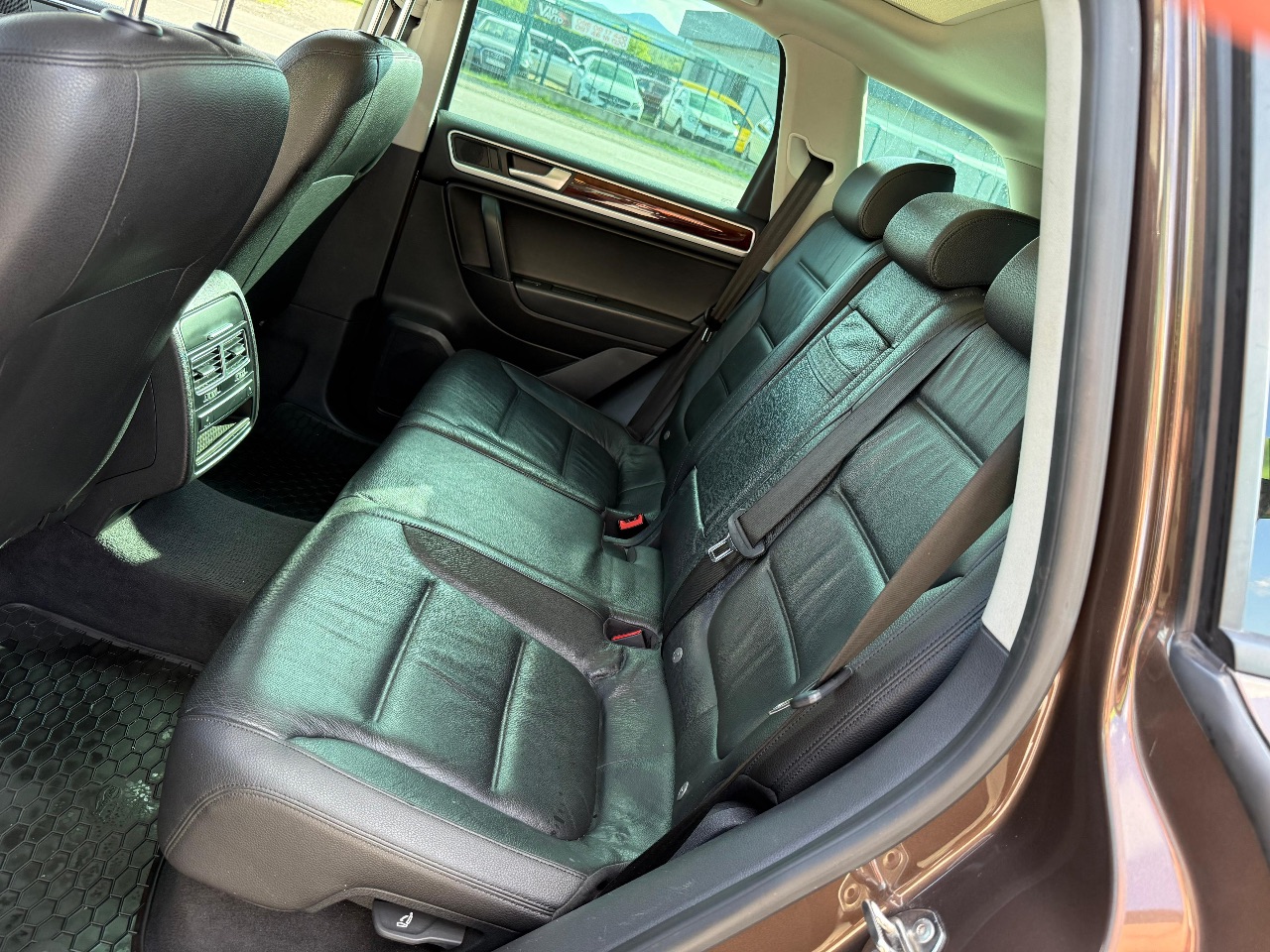 Volkswagen Touareg - фото 11