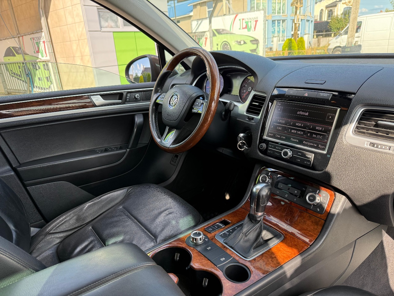 Volkswagen Touareg - фото 9