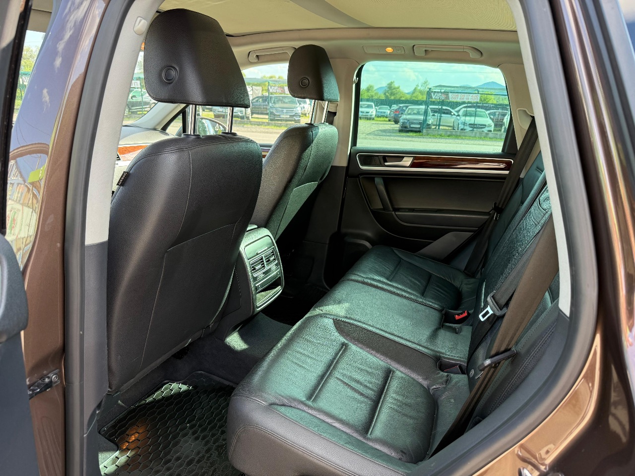 Volkswagen Touareg - фото 8