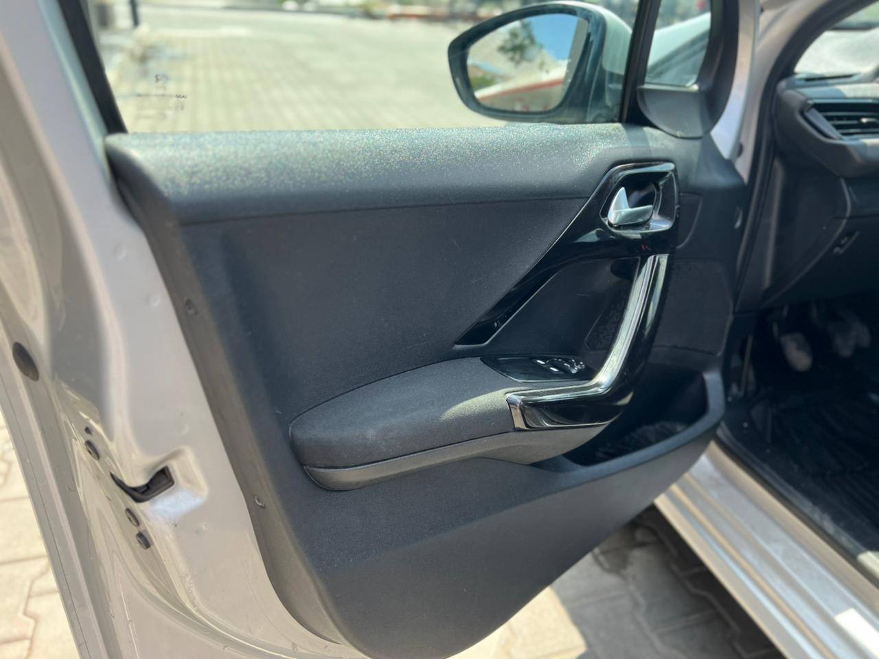 Peugeot 208 - фото 15