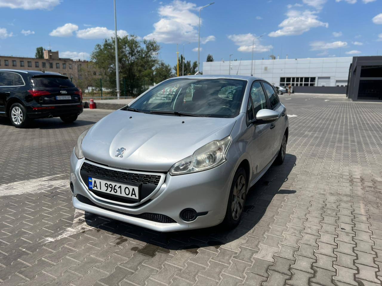 Peugeot 208 - фото 8