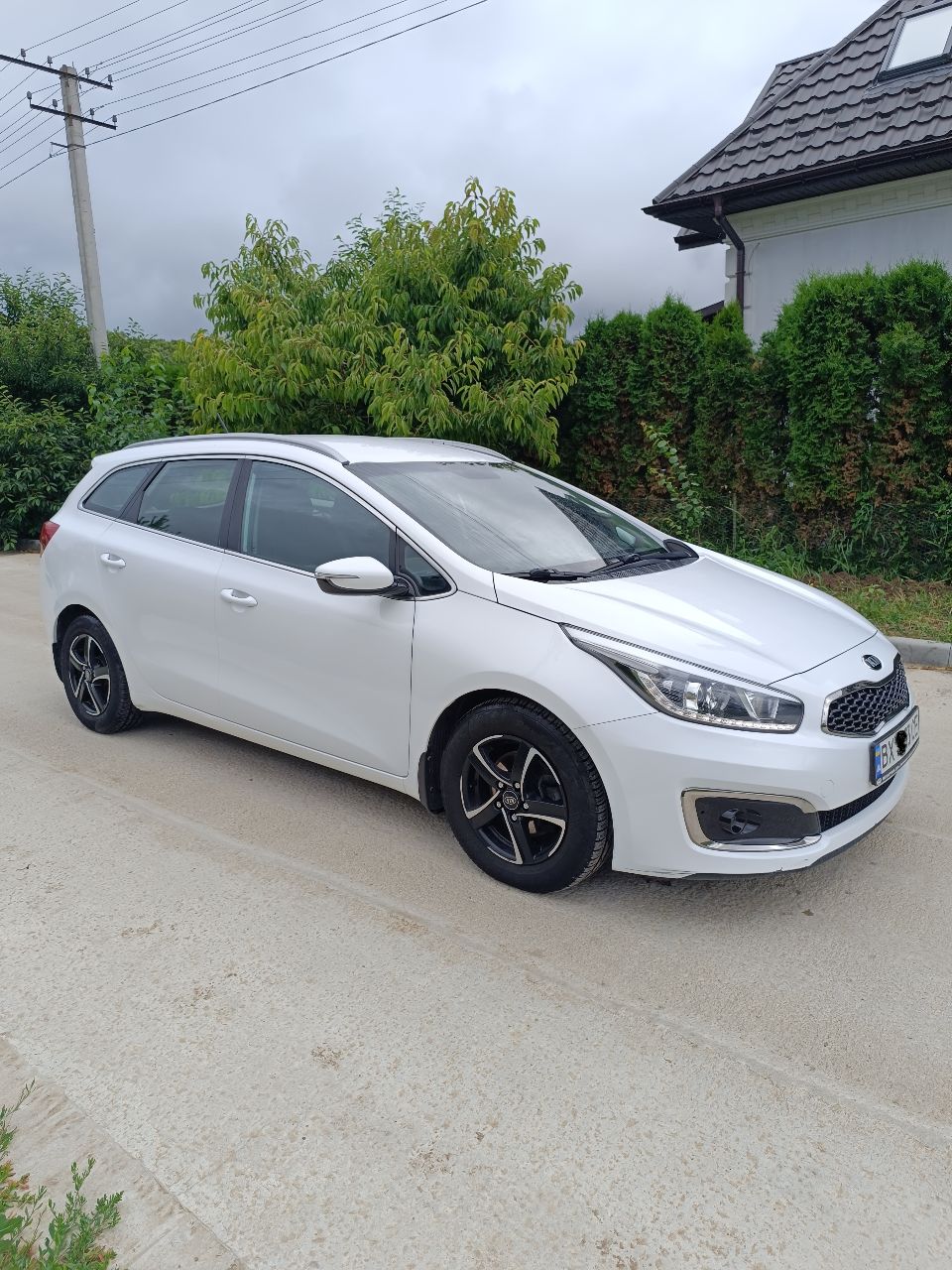 Kia Ceed - фото 1