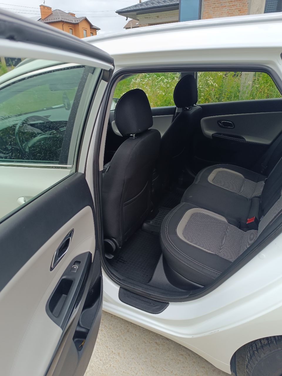 Kia Ceed - фото 31