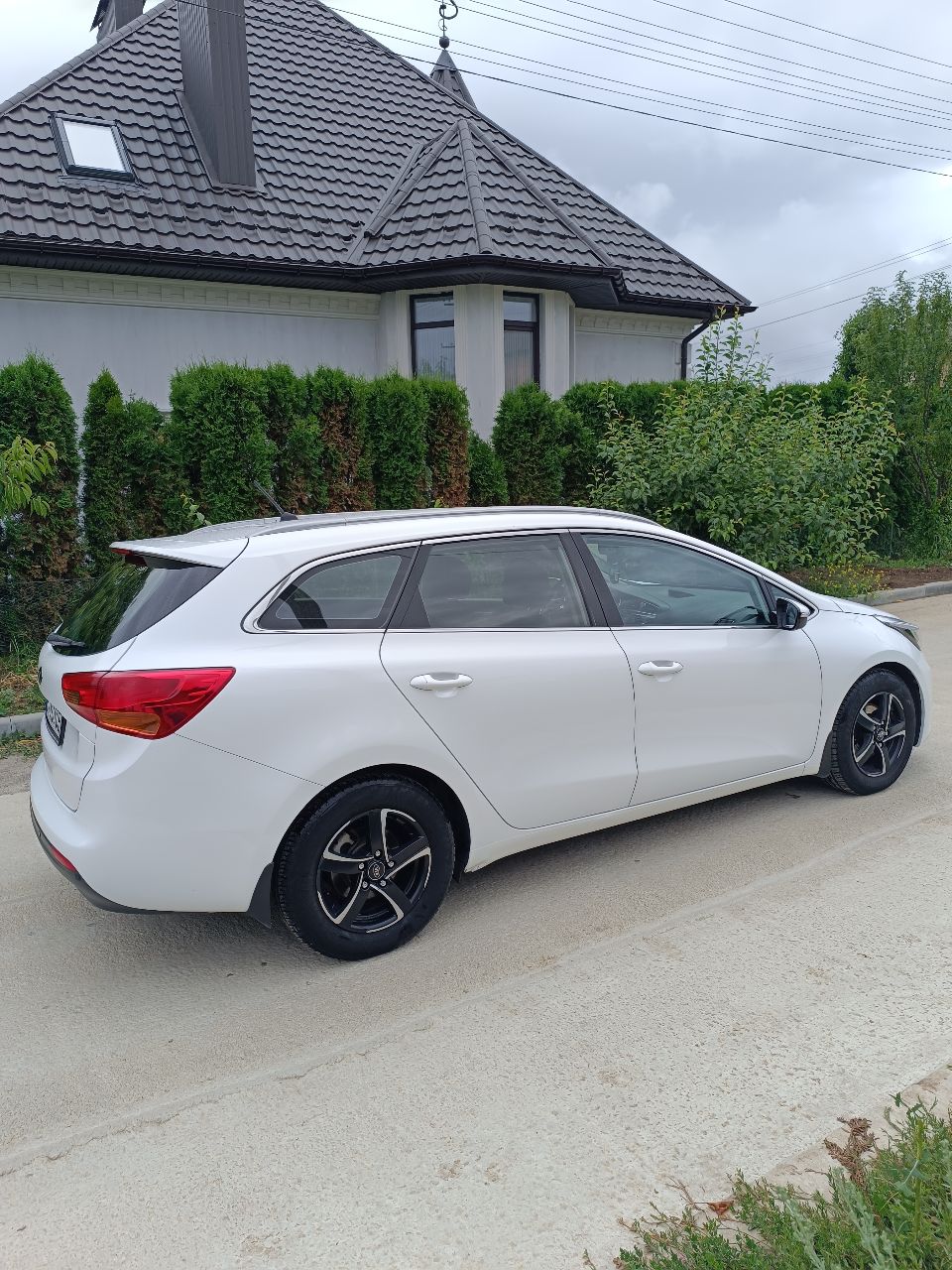 Kia Ceed - фото 8