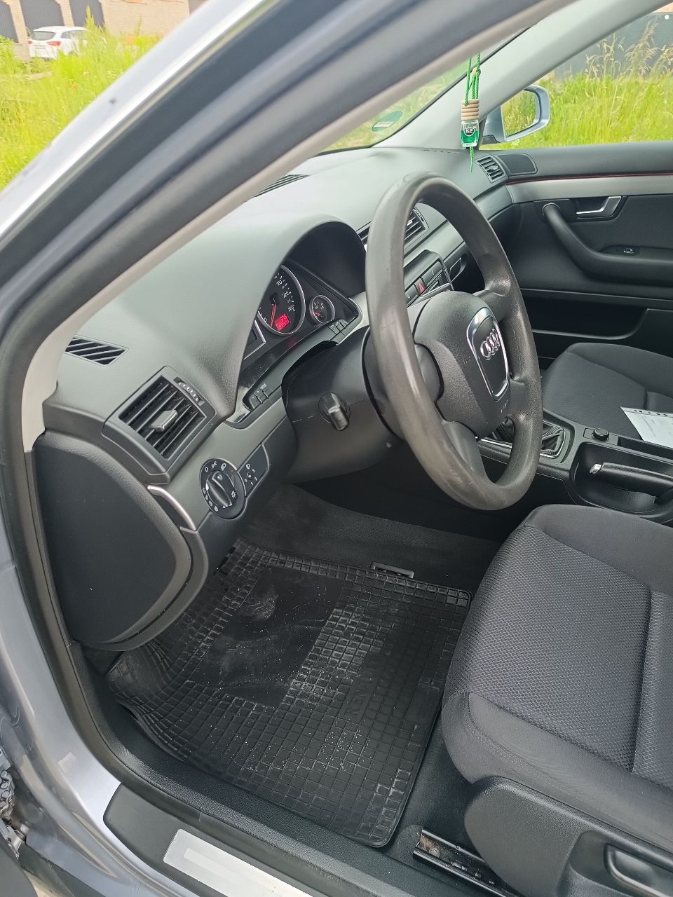 Audi A4 - фото 44