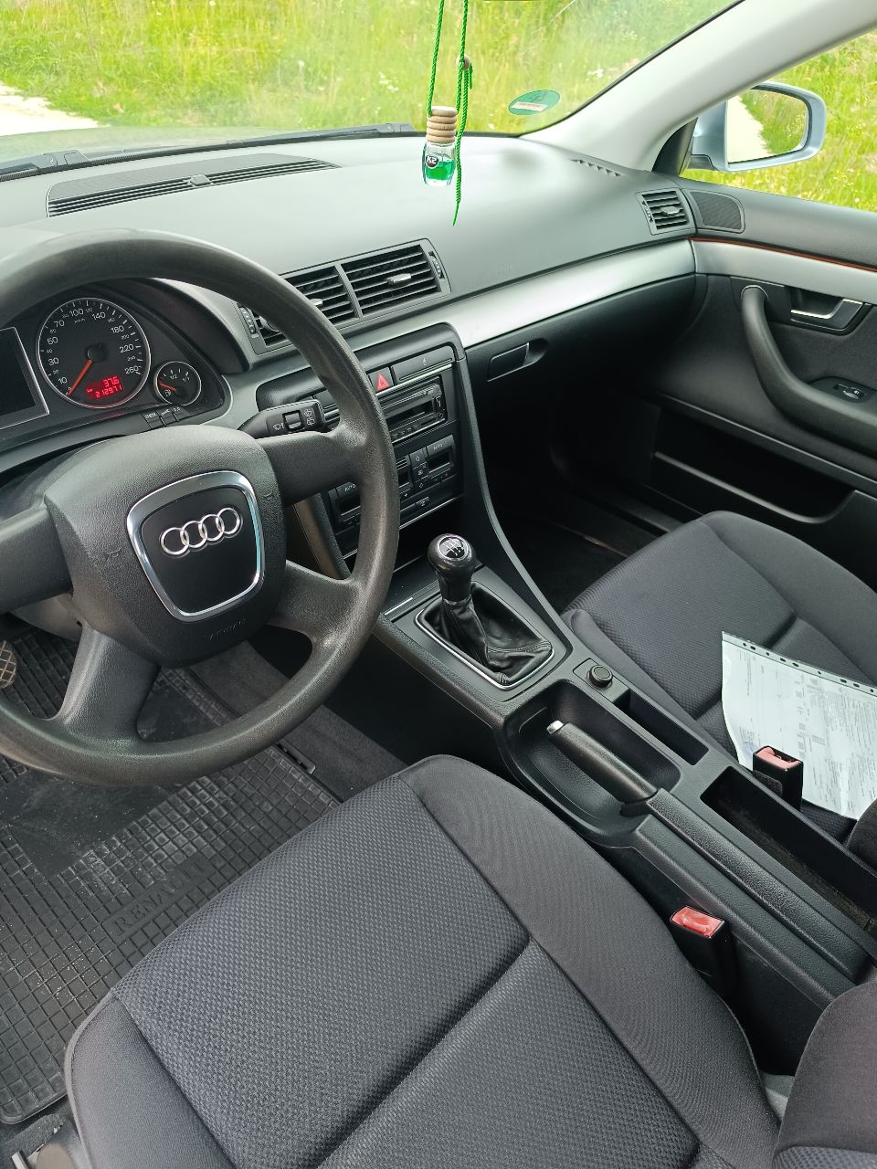 Audi A4 - фото 48