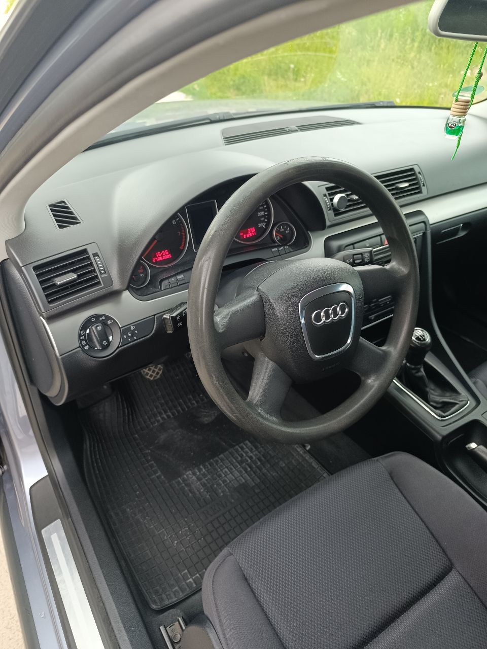 Audi A4 - фото 47