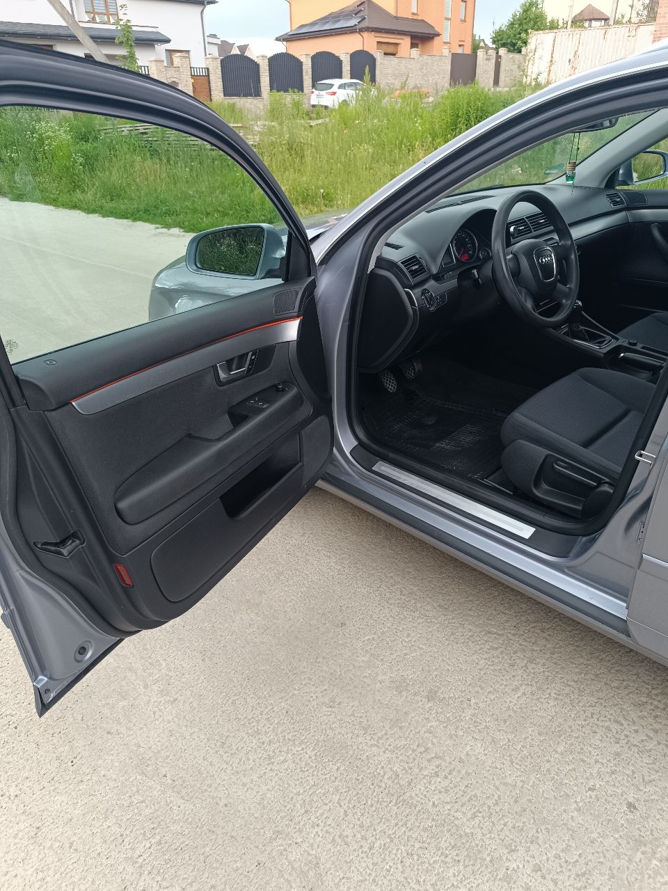 Audi A4 - фото 41