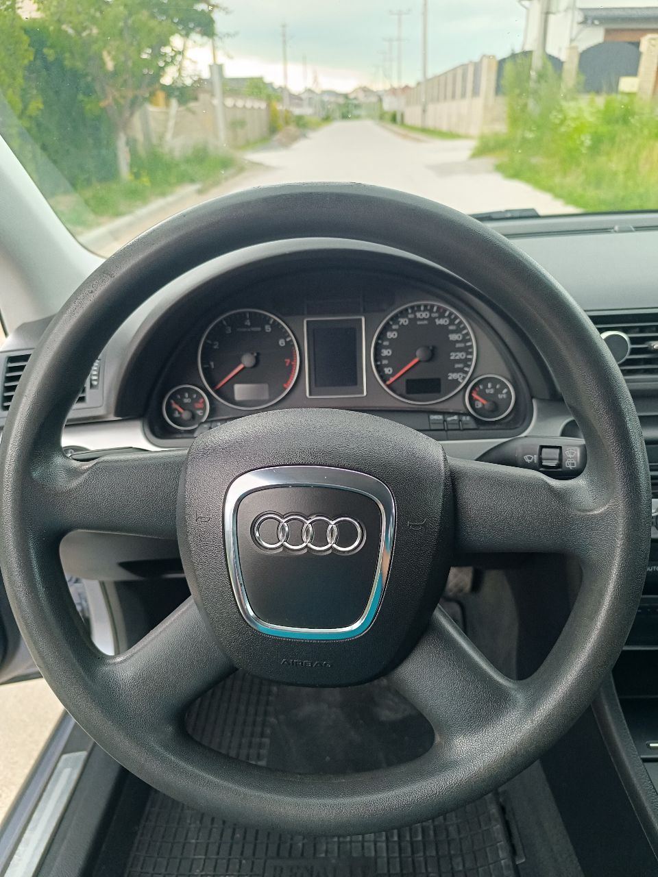 Audi A4 - фото 52