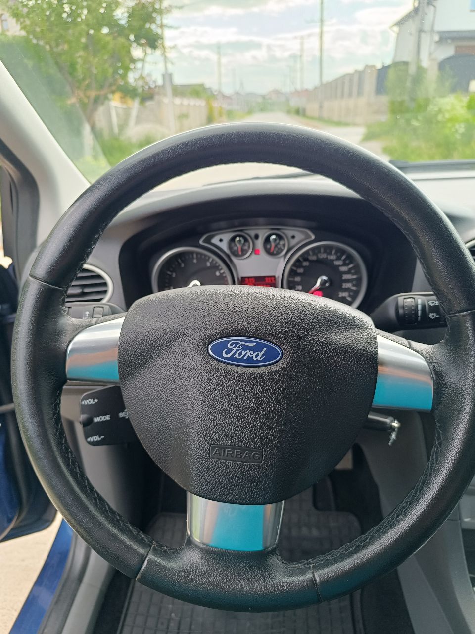 Ford Focus - фото 36