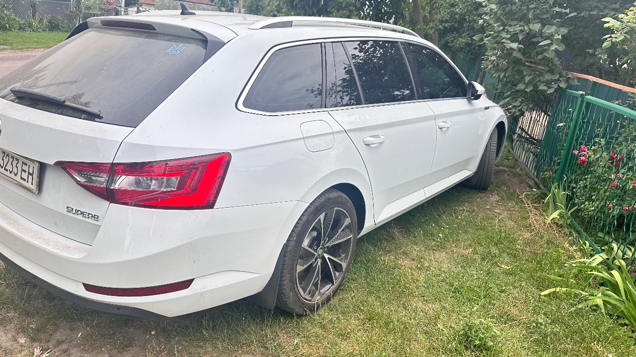 Skoda Superb - фото 17
