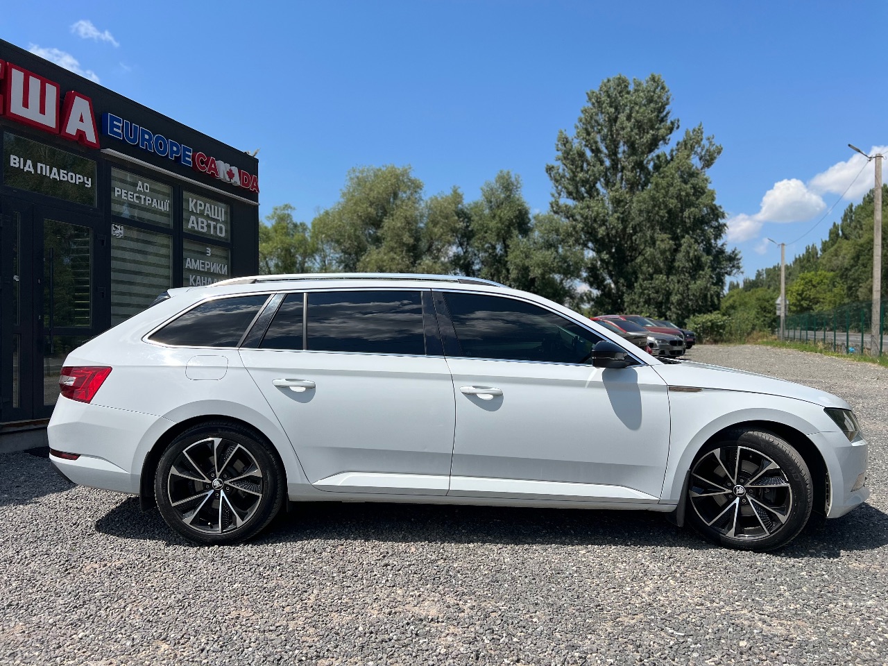 Skoda Superb - фото 11