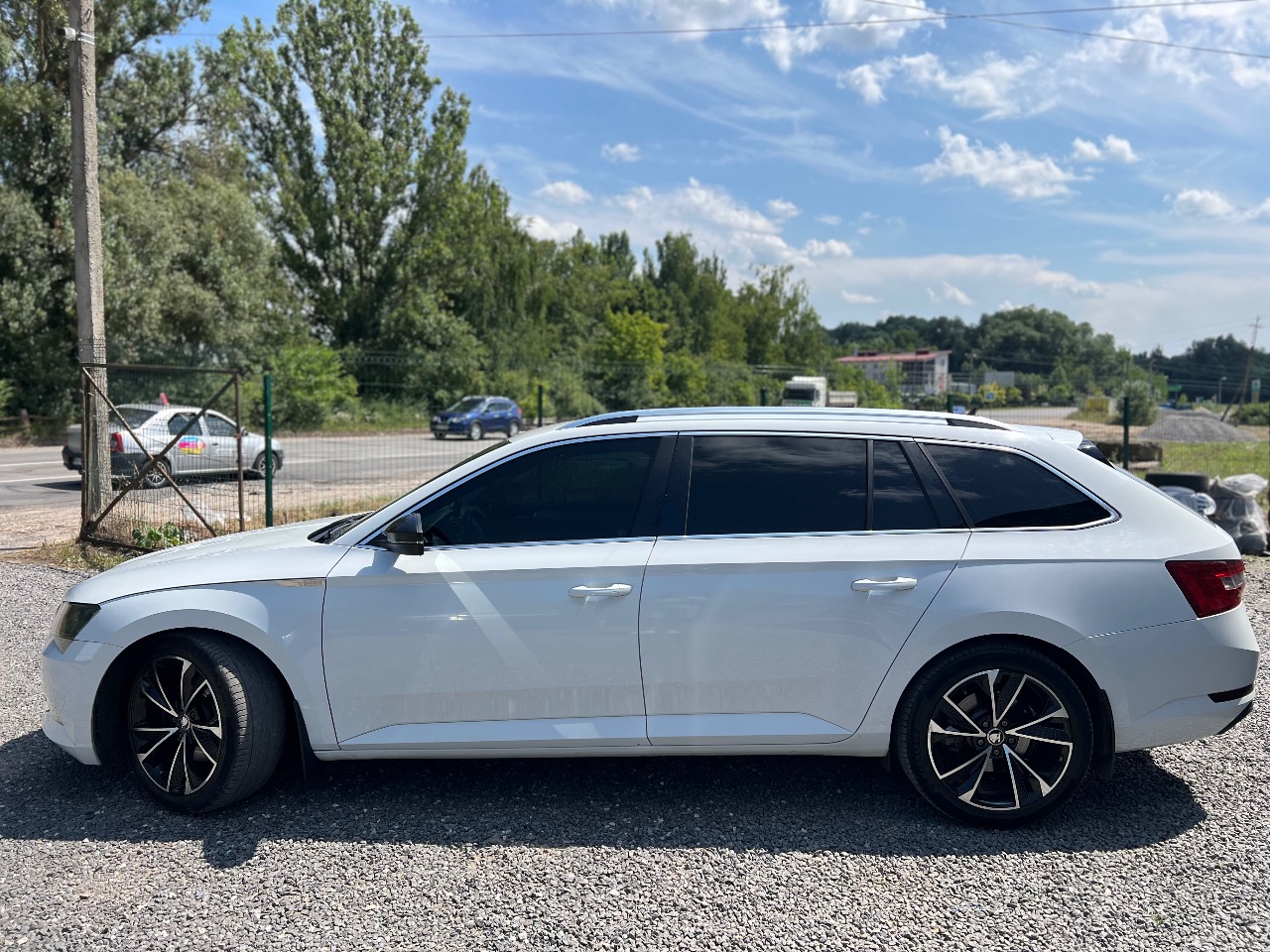 Skoda Superb - фото 1