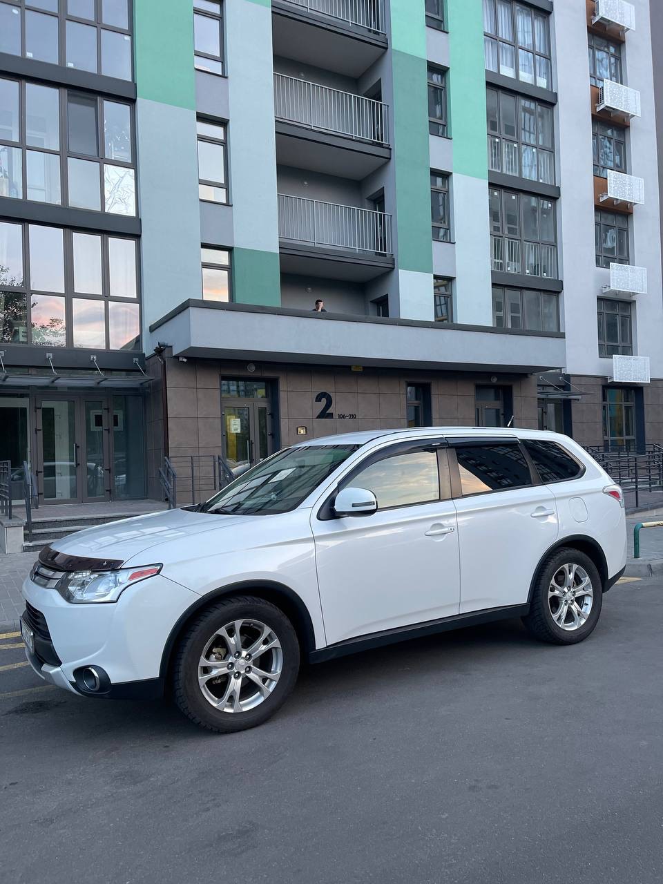 Mitsubishi Outlander - фото 3