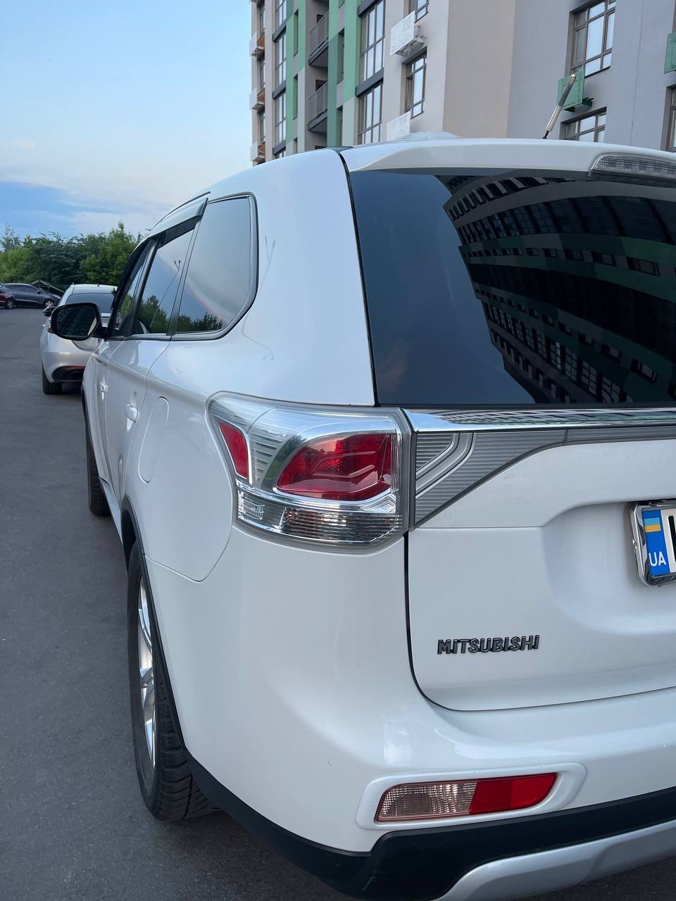 Mitsubishi Outlander - фото 12