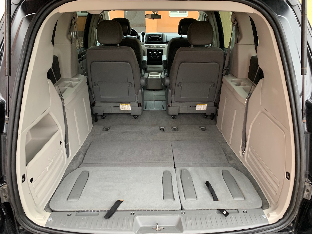 Volkswagen Routan - фото 12