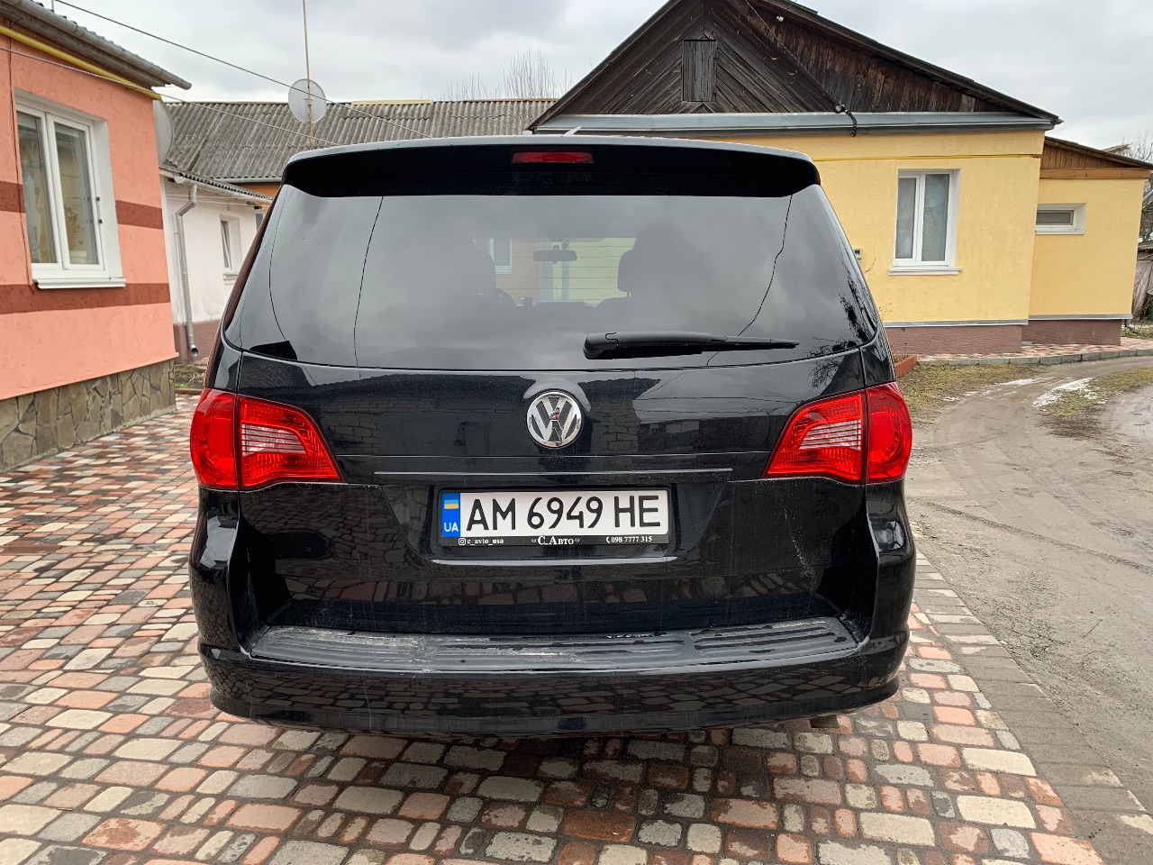 Volkswagen Routan - фото 3