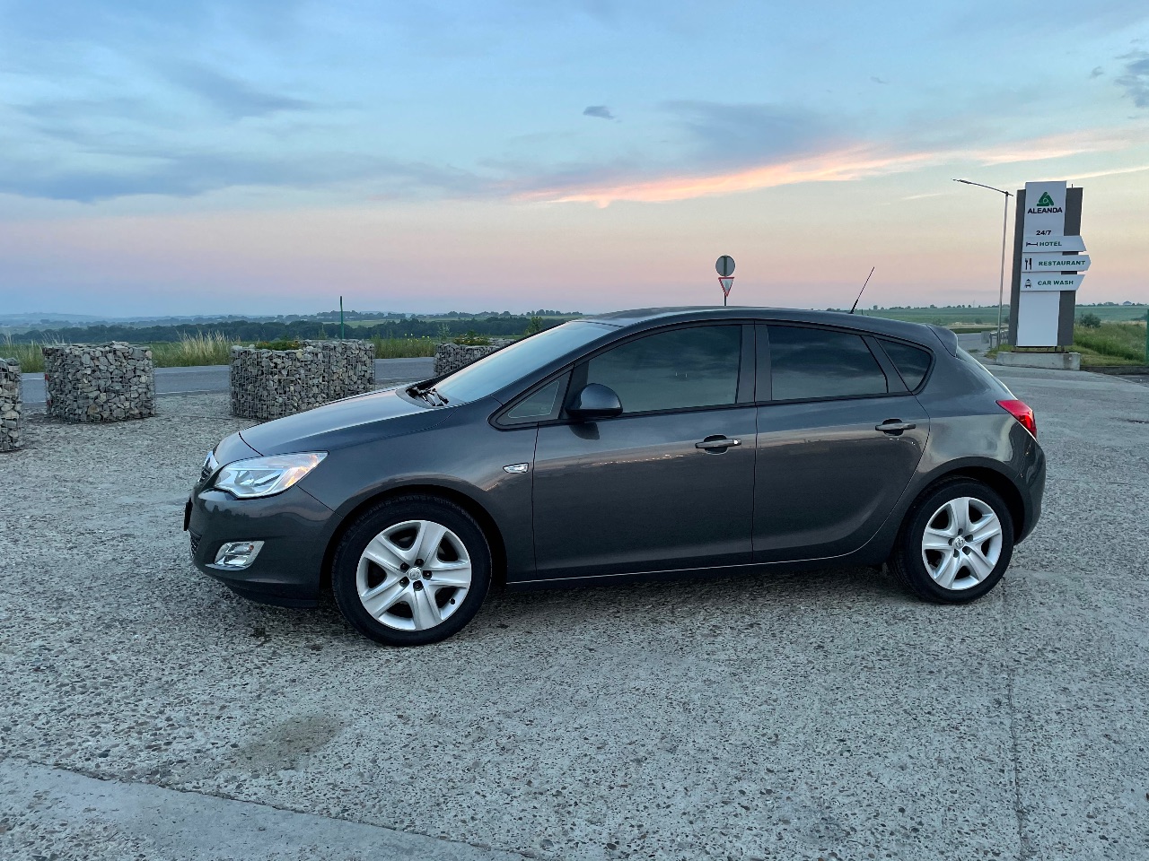 Opel Astra - фото 7