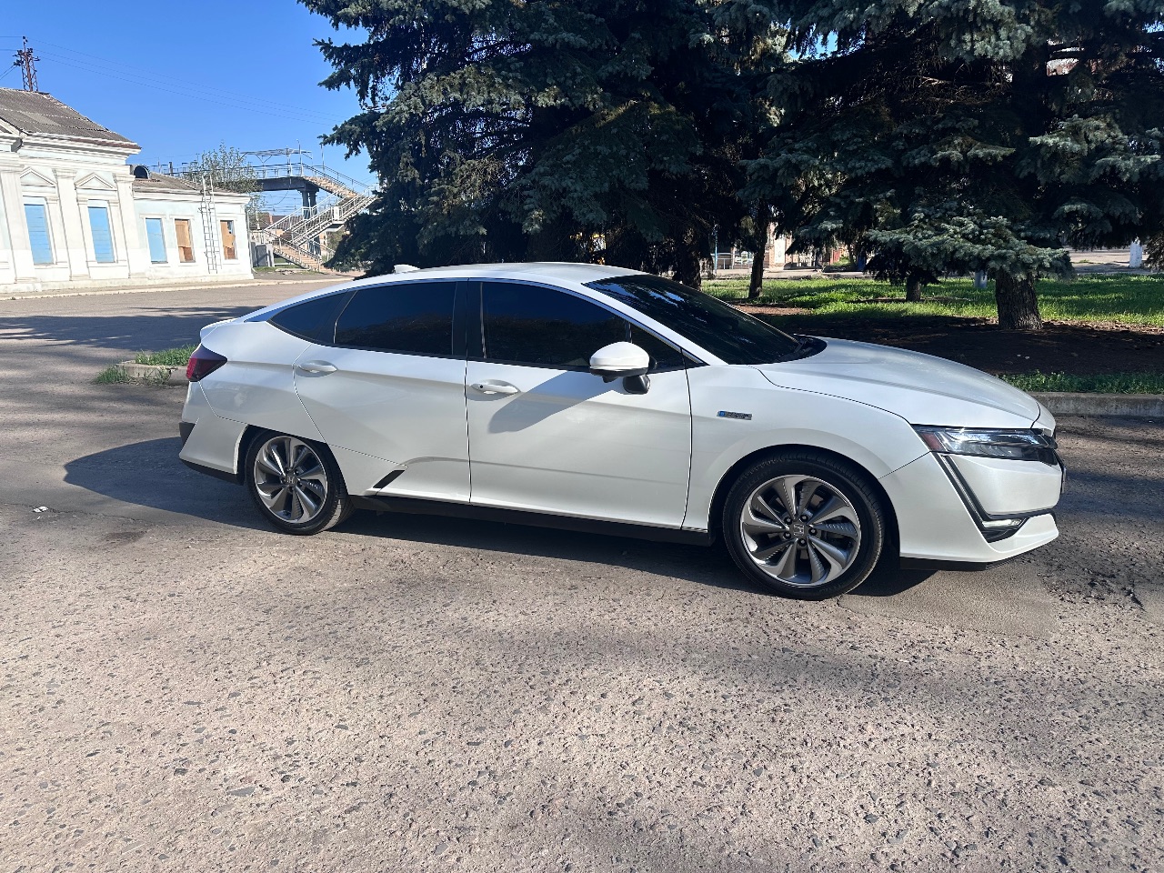 Honda Clarity - фото 2