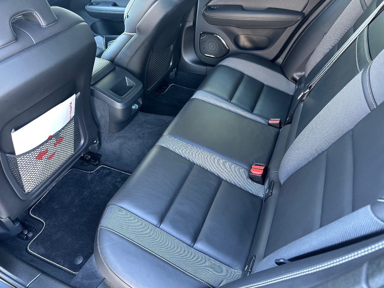 Volvo S60 - фото 14