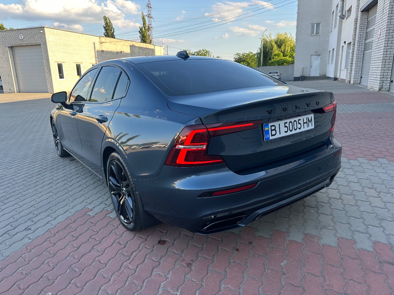 Volvo S60 - фото 5