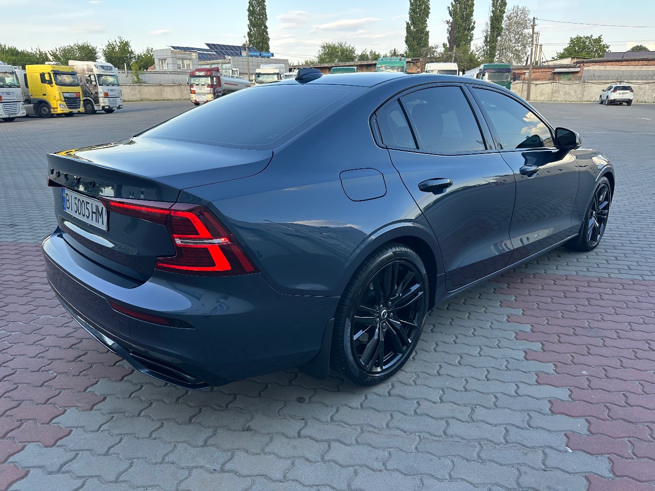 Volvo S60 - фото 8