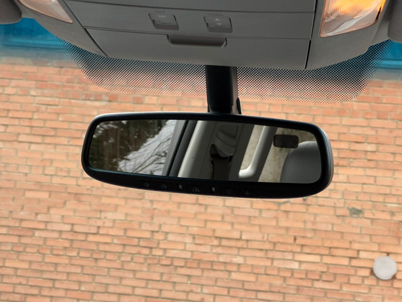 Toyota Sequoia - фото 34