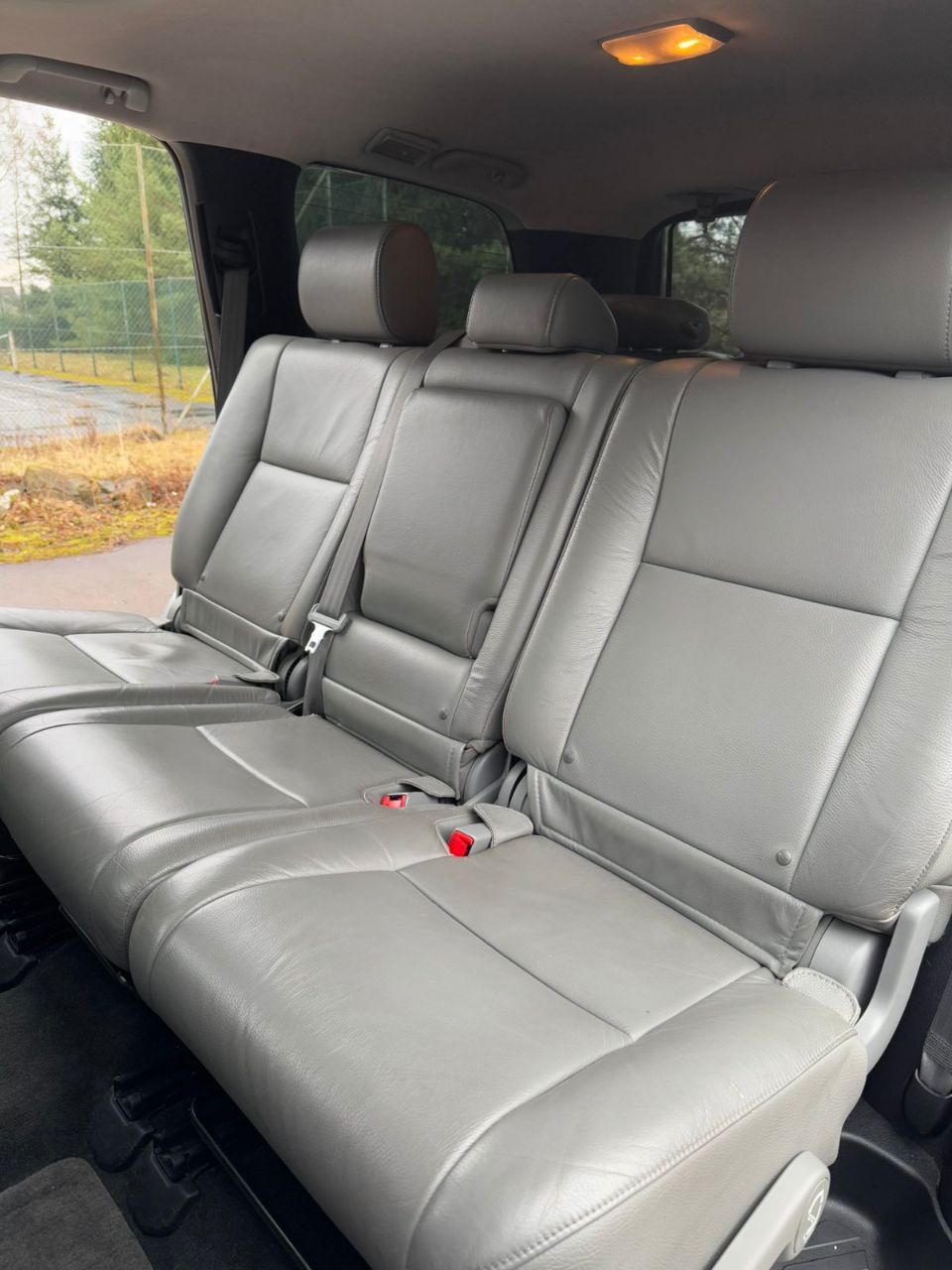 Toyota Sequoia - фото 20