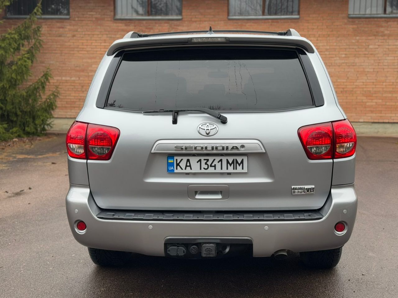 Toyota Sequoia - фото 10