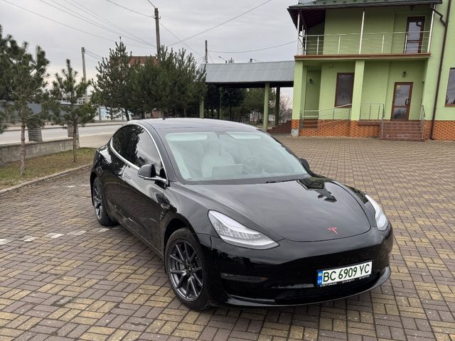 Tesla Model 3 - фото 1