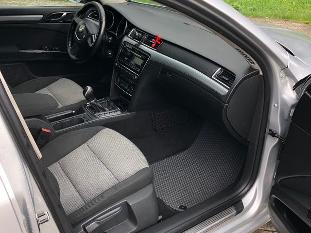 Skoda Superb - фото 3