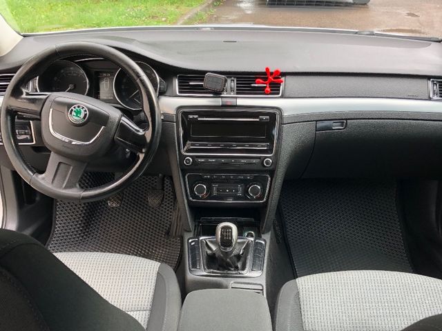 Skoda Superb - фото 4