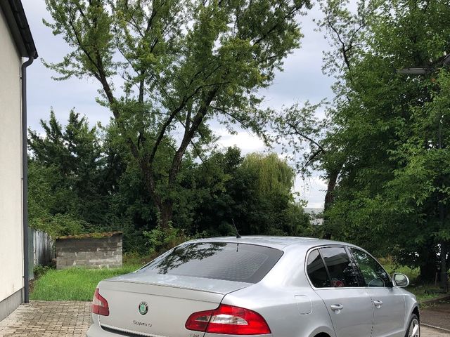 Skoda Superb - фото 2
