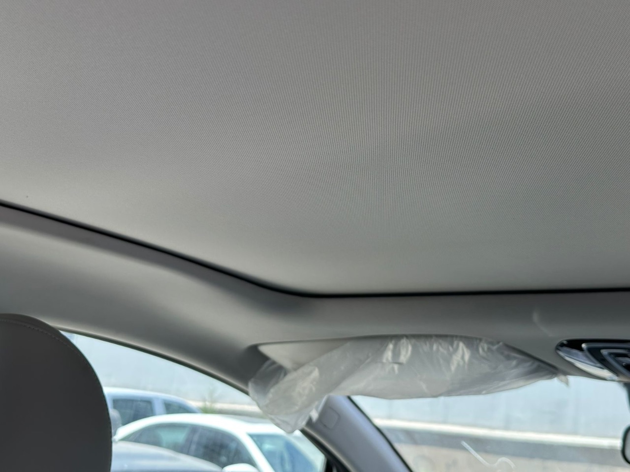 Mitsubishi Airtrek - фото 8