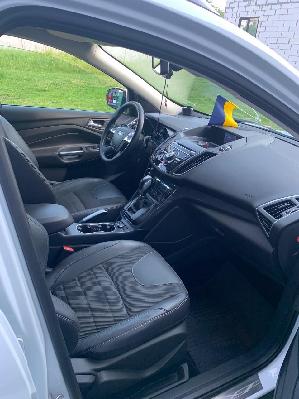 Ford Kuga - фото 6