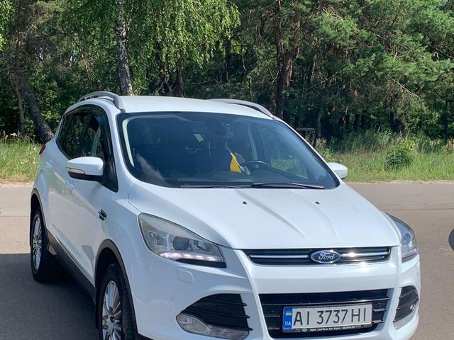 Ford Kuga - фото 1